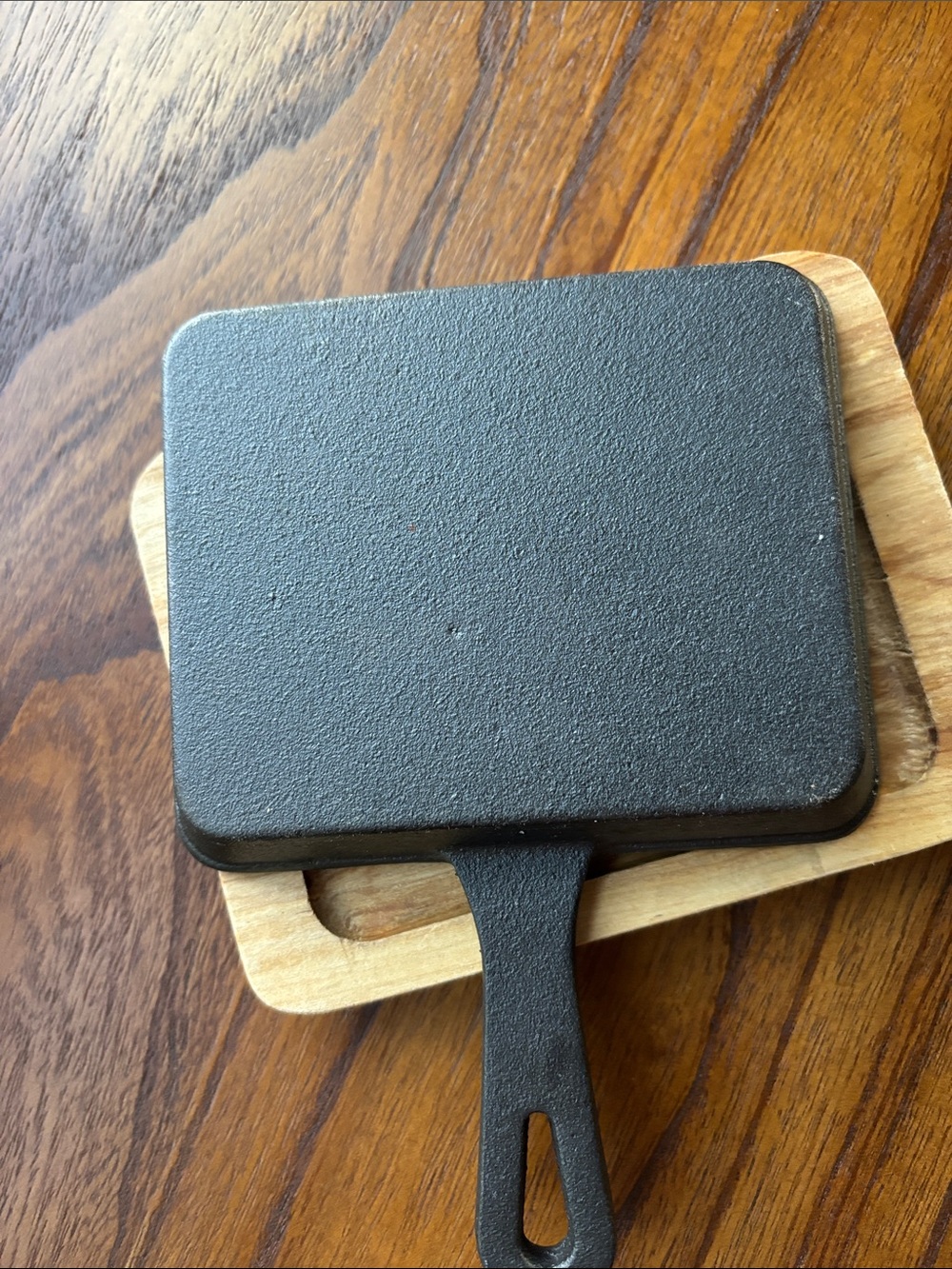 Cast Iron Rectangular Skillet with Handle - Black 6x4 - Picture 6 of 7